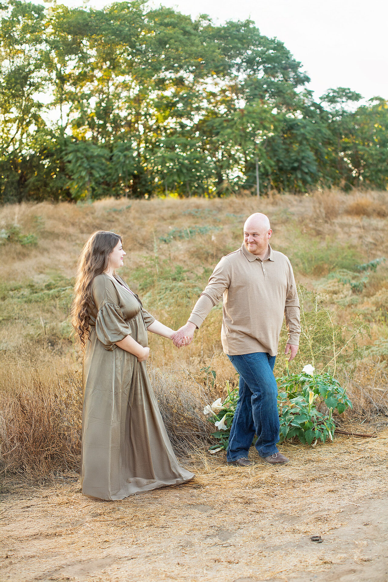 Outdoor maternity photography near Folsom California during golden hour