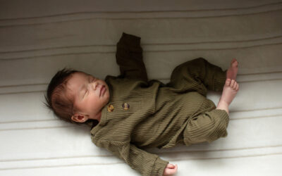 Roseville Newborn Photographer | Cozy In-Home Session with Family