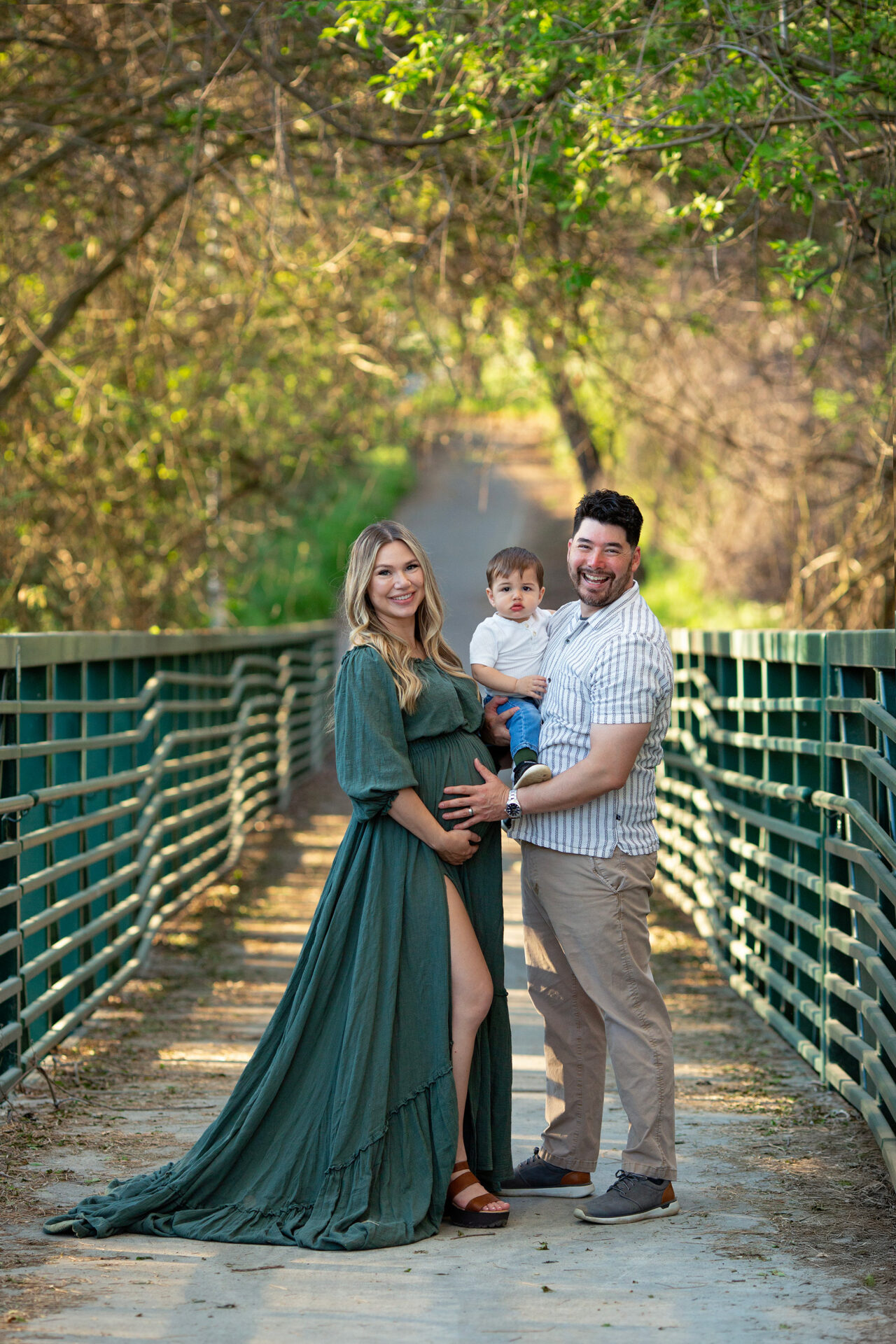Long sleeve maternity dress outfit Sacramento outdoor sesison